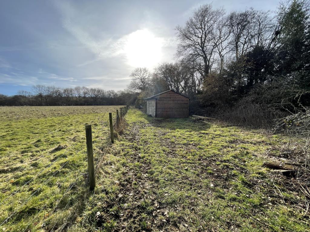 Lot: 65 - GRAZING LAND AND PART WOODLAND EXTENDING TO 5.5 ACRES - Extra photo of land for sale by auction in Kent